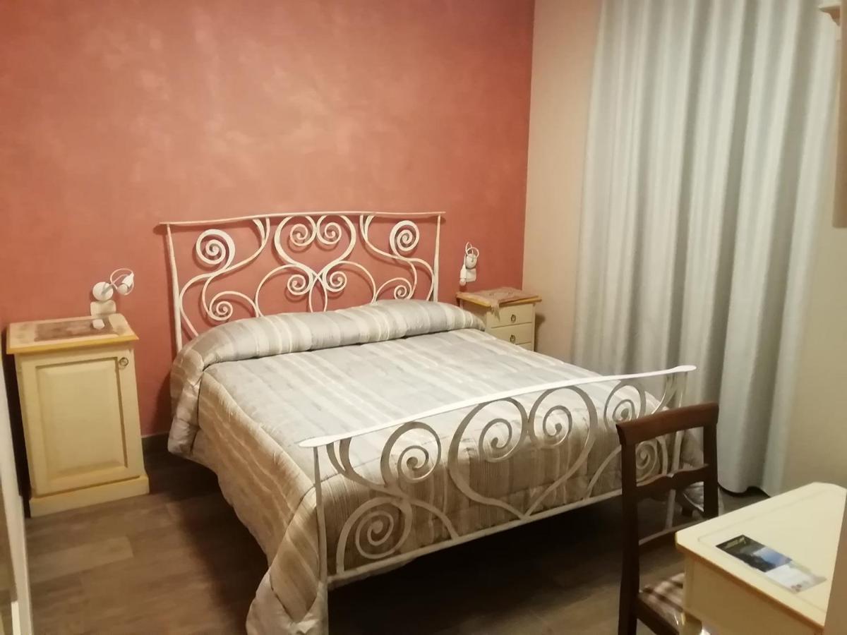 דירות Treia Il Roccolo Di Valcerasa מראה חיצוני תמונה